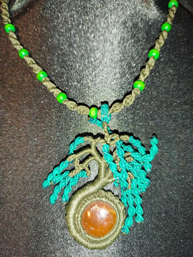 Collar Macramé Árbol de Carnelia